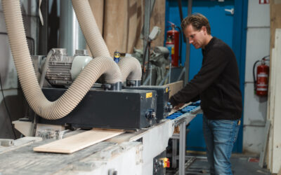 Houten vloer oliën: waarom olie de beste afwerking is voor jouw vloer