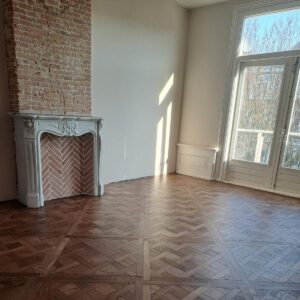 vloer met versailles panelen diagnonaal gelegd